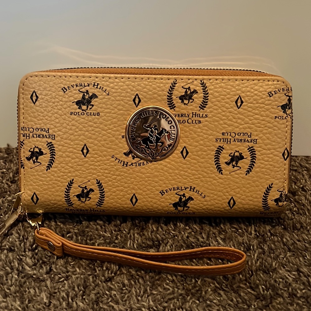 Beverly Hills Polo Club wrist wallet -tan